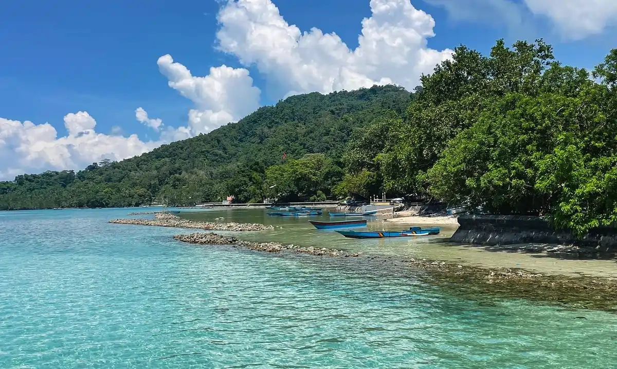 Pesona Pulau Saparua, Perpaduan Sejarah Kolonial dan Wisata Bahari Modern
