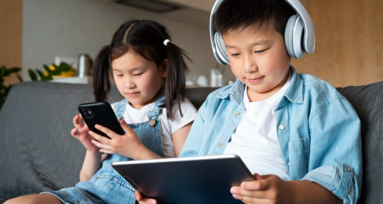 Kebijakan Digital Indonesia, Aturan Anak dan Media Sosial Picu Perdebatan