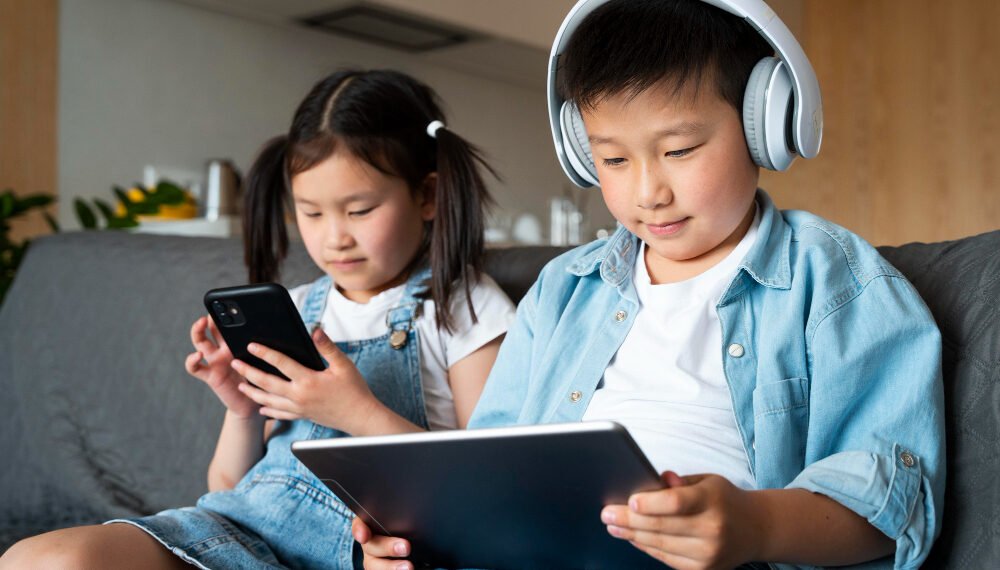 Kebijakan Digital Indonesia, Aturan Anak dan Media Sosial Picu Perdebatan