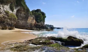 Pantai Lawata, Ruang Bersantai di Tepi Teluk yang Dekat dari Kota Bima